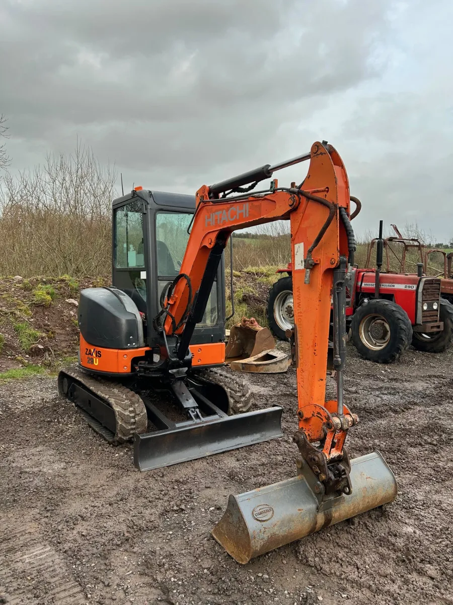 3 - 7 Tonne Hitachi Diggers - - - Priced To Sell - Image 2
