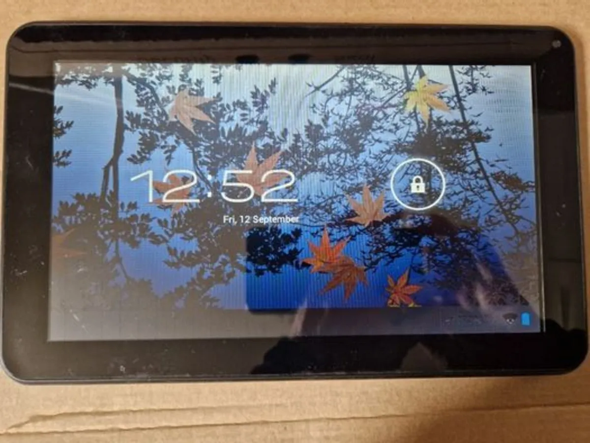 VERSUS VS TOUCHTAB 9, 8GB in excellent condition - Image 1