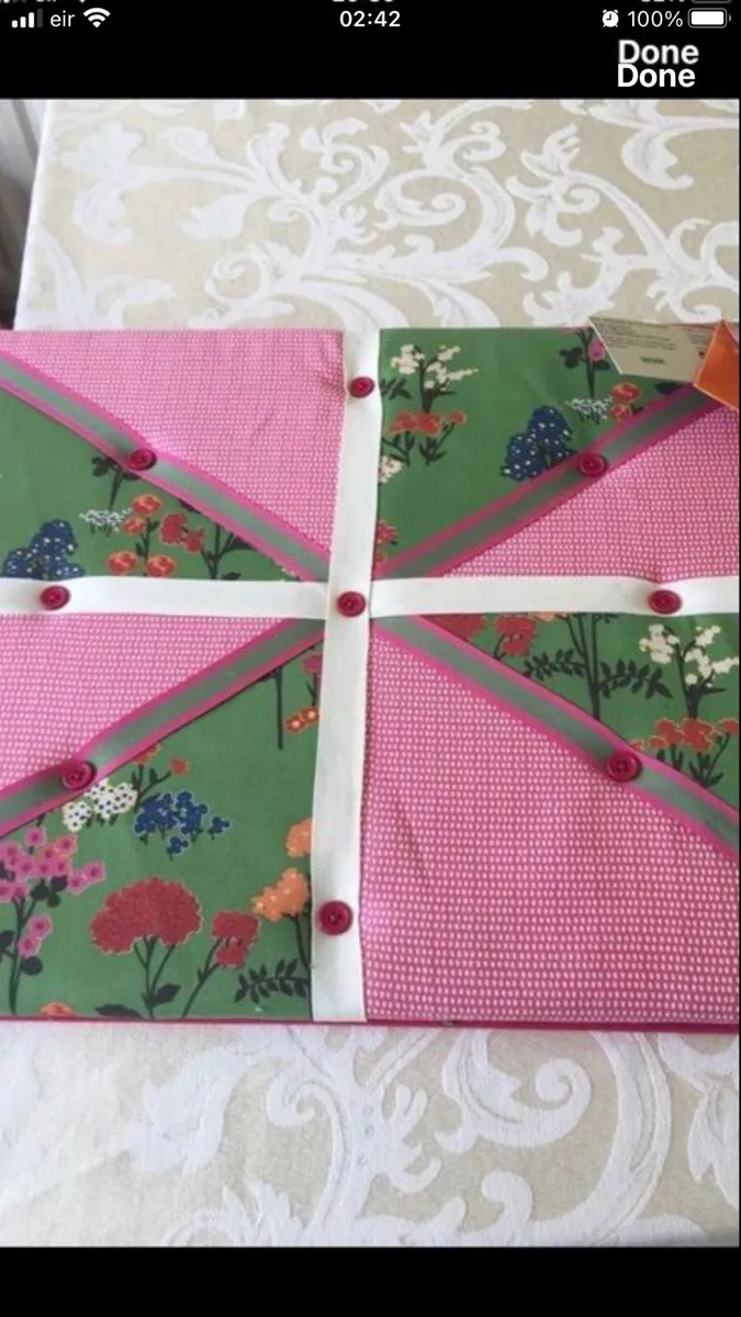 New board and pins €10 - Image 2