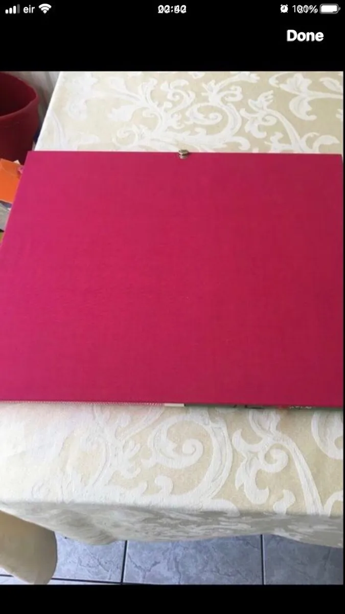 New board and pins €10 - Image 3