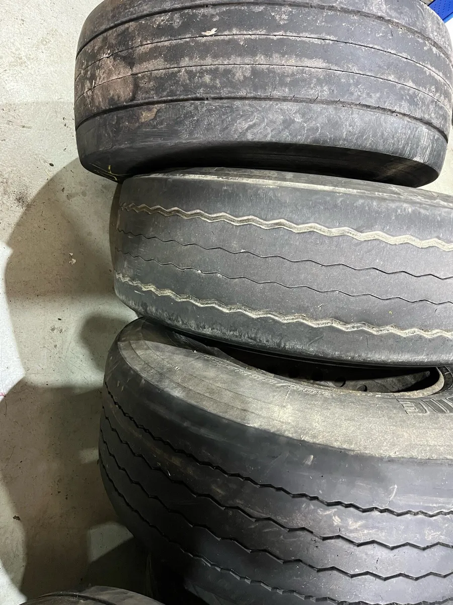 385/ 65 / 22.5 Super Singles - Image 4