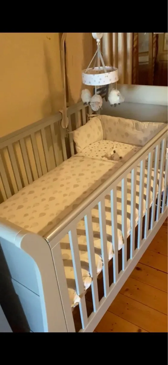Mama & Papa’s Ocean Cot wood & Mia cot grey twins - Image 2