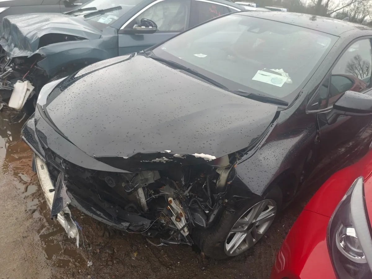 231'toyota corolla - Image 2