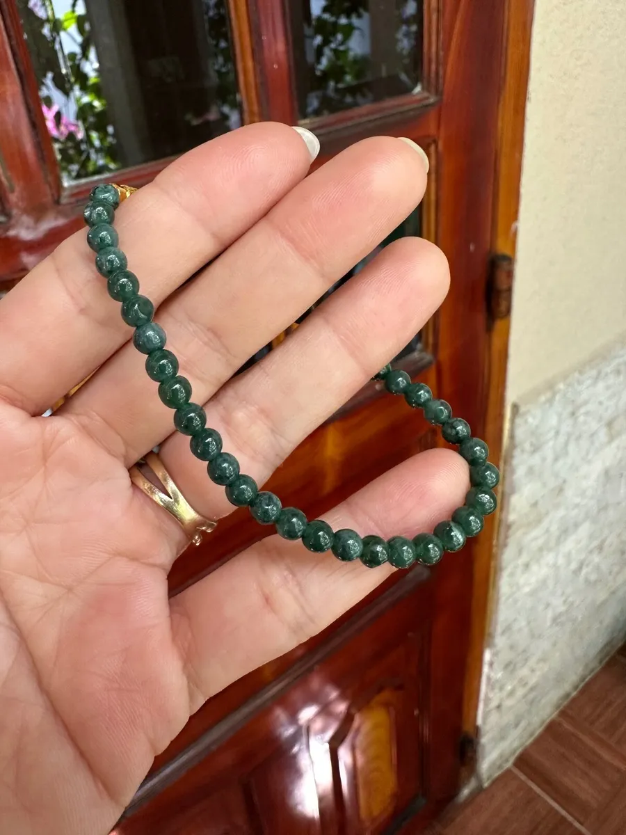 Grade A Guatemala jadeite bracelet (dark green) - Image 1