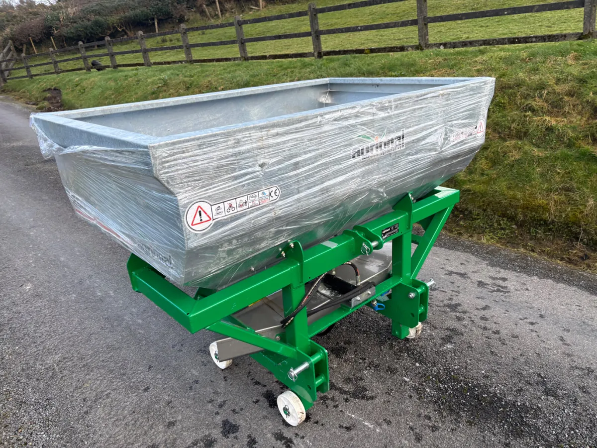 New Agrional 1250 KG Twin Disc Spreader - Image 1
