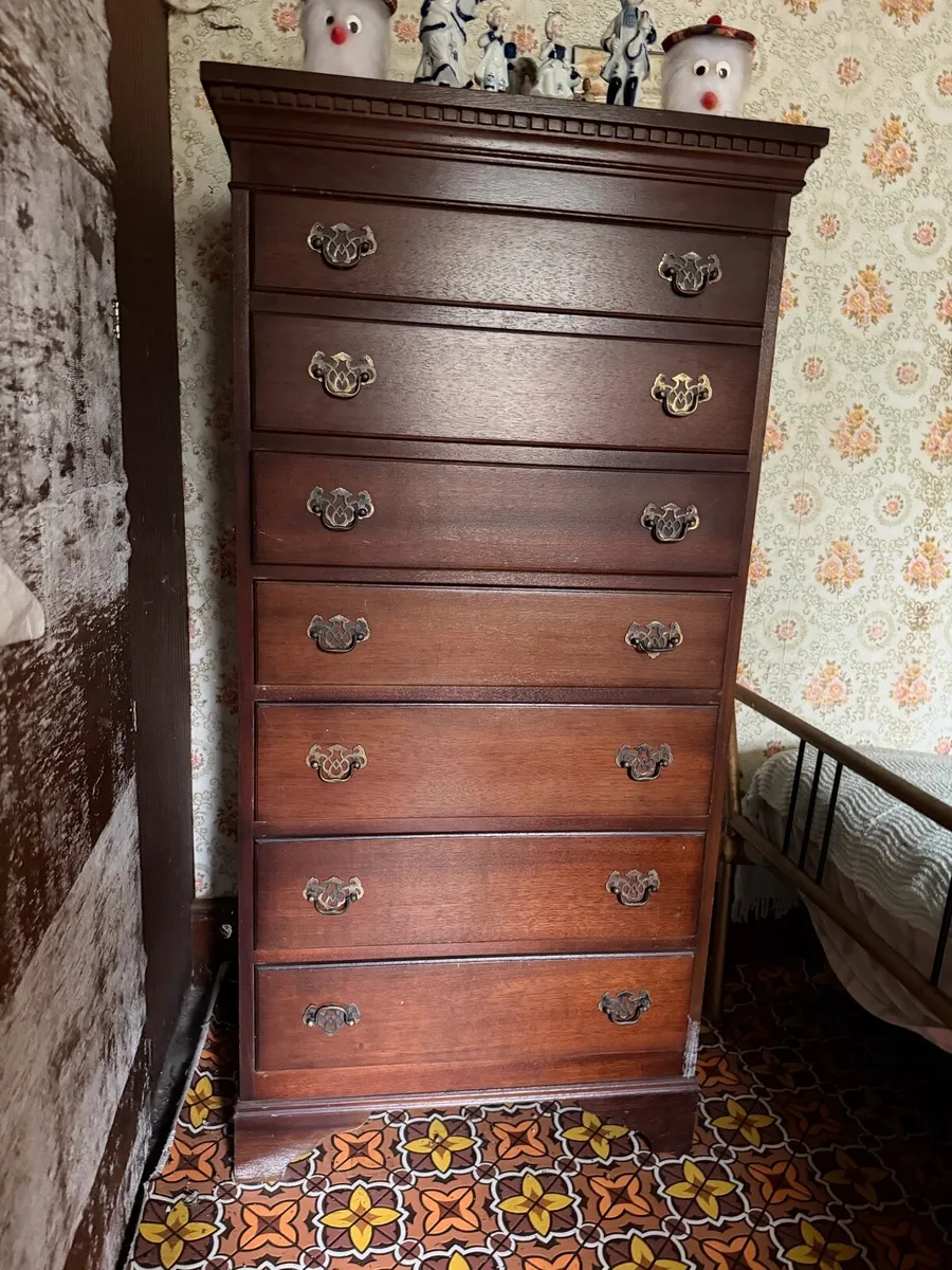 Chest drawers, wardrobes, table, presses - Image 1