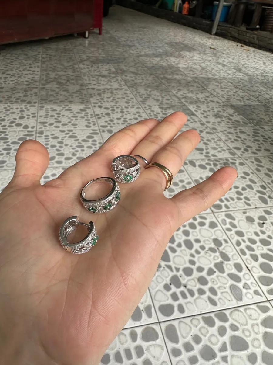 Silver & Emeralds Jewelry set (ring and earrings) - Image 1