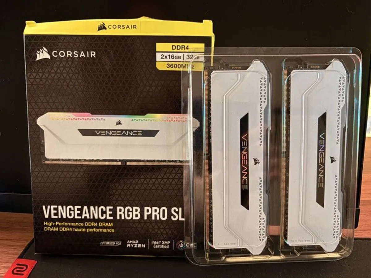 Corsair Vengeance RGB PRO SL 32gb (2x16gb) DDR4 3600mhz CL18 - Image 1