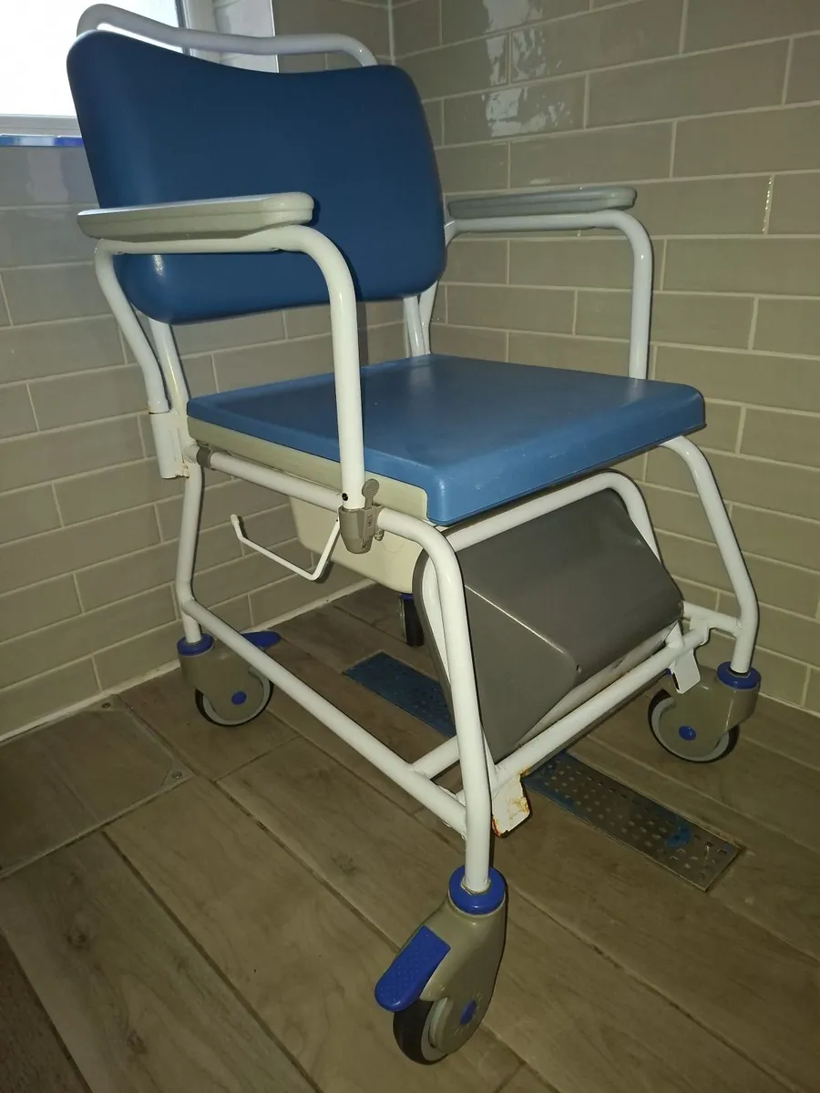 Commode & shower chair - Image 1