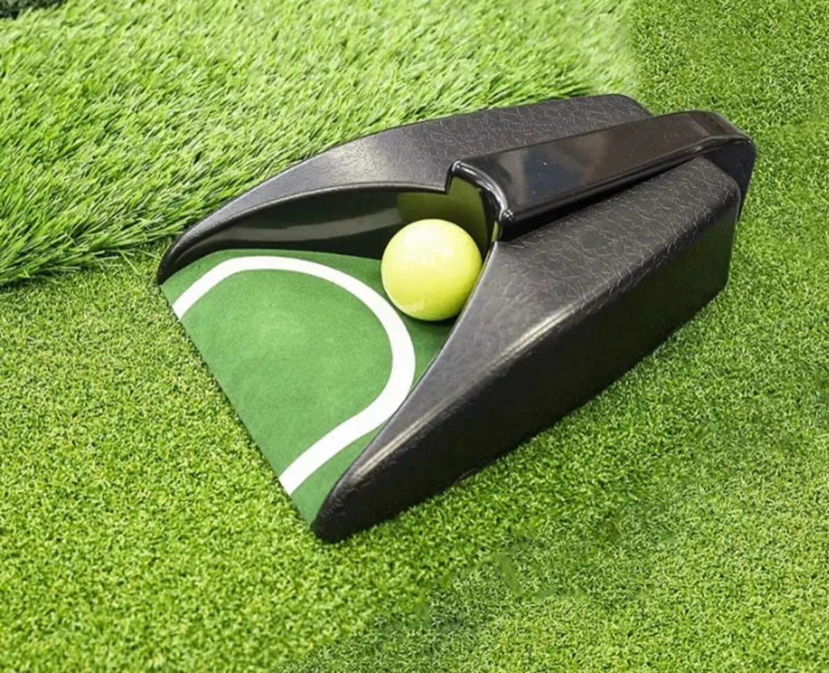Golf Putting Practise Auto Ball Return NEW - Image 1