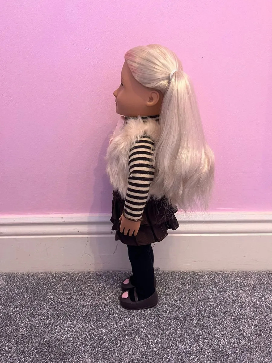 Our Generation doll - Holly - Image 2