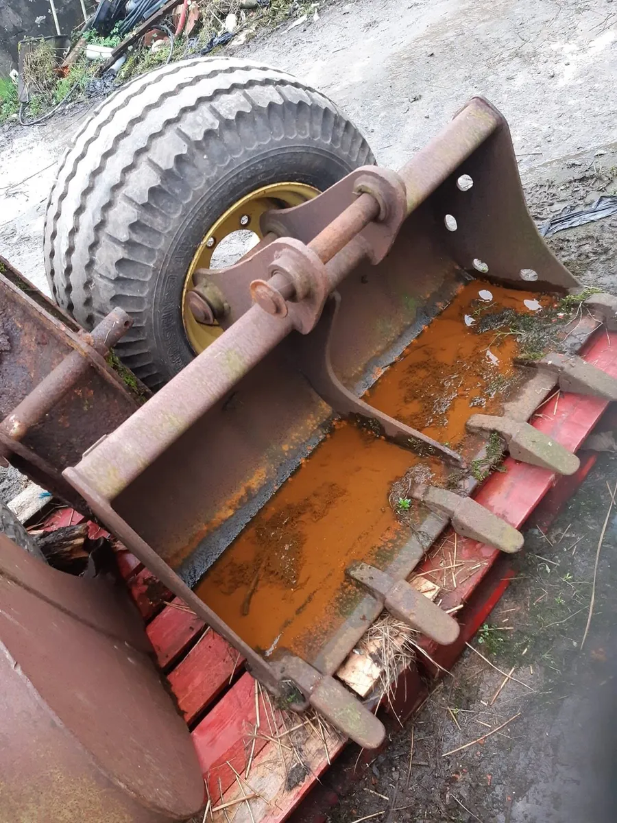 3 Digger buckets for 5-6 ton digger - Image 4