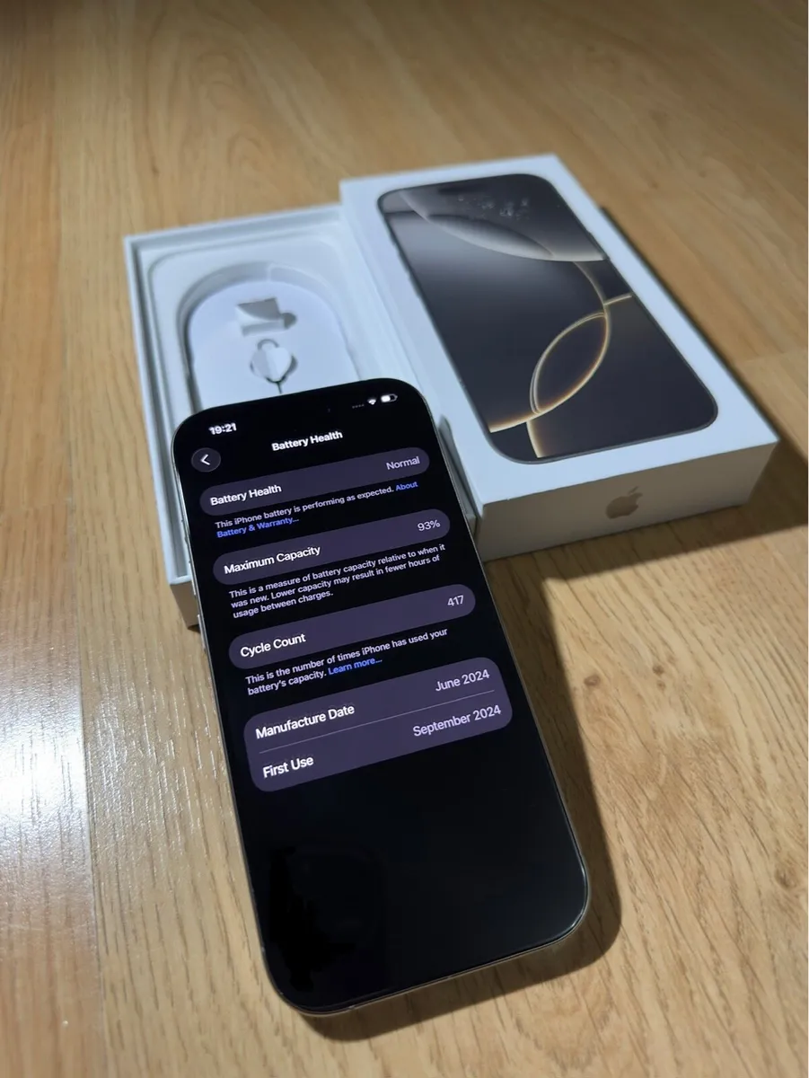 Unlocked Apple iPhone 16 pro natural titanium 128g - Image 3