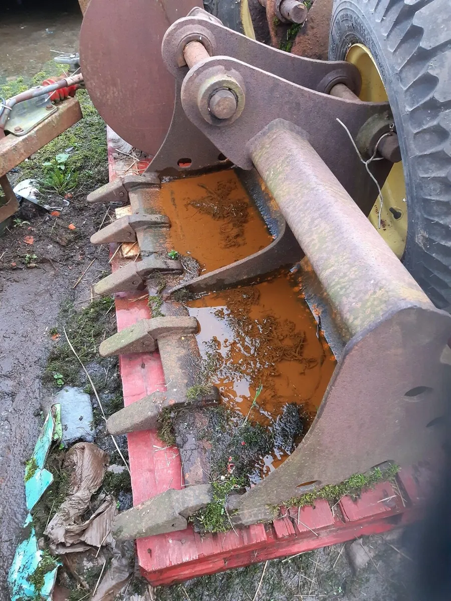 3 Digger buckets for 5-6 ton digger - Image 1