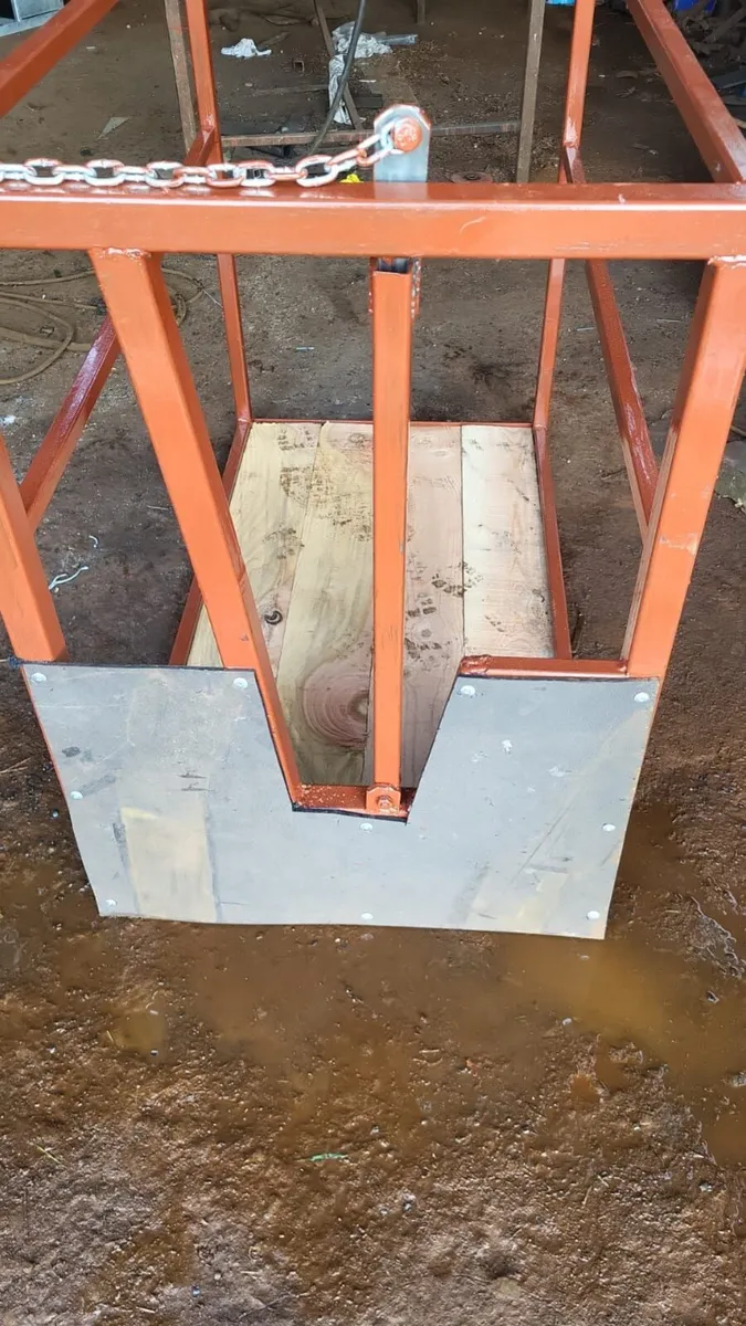 Sheep Fostering Crate for lambs - Image 2