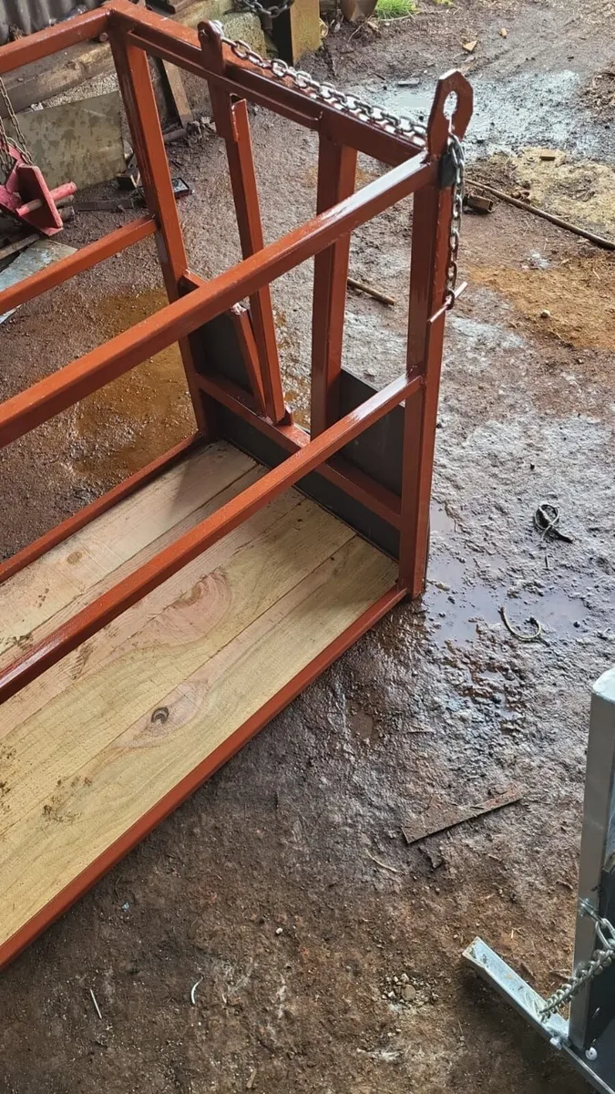 Sheep Fostering Crate for lambs - Image 1