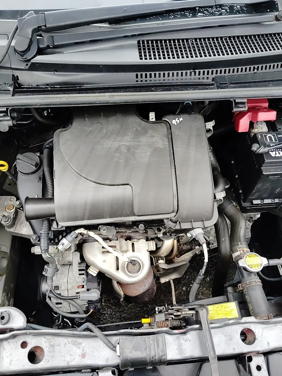 Breaking Toyota Yaris 2014 petrol - Image 3