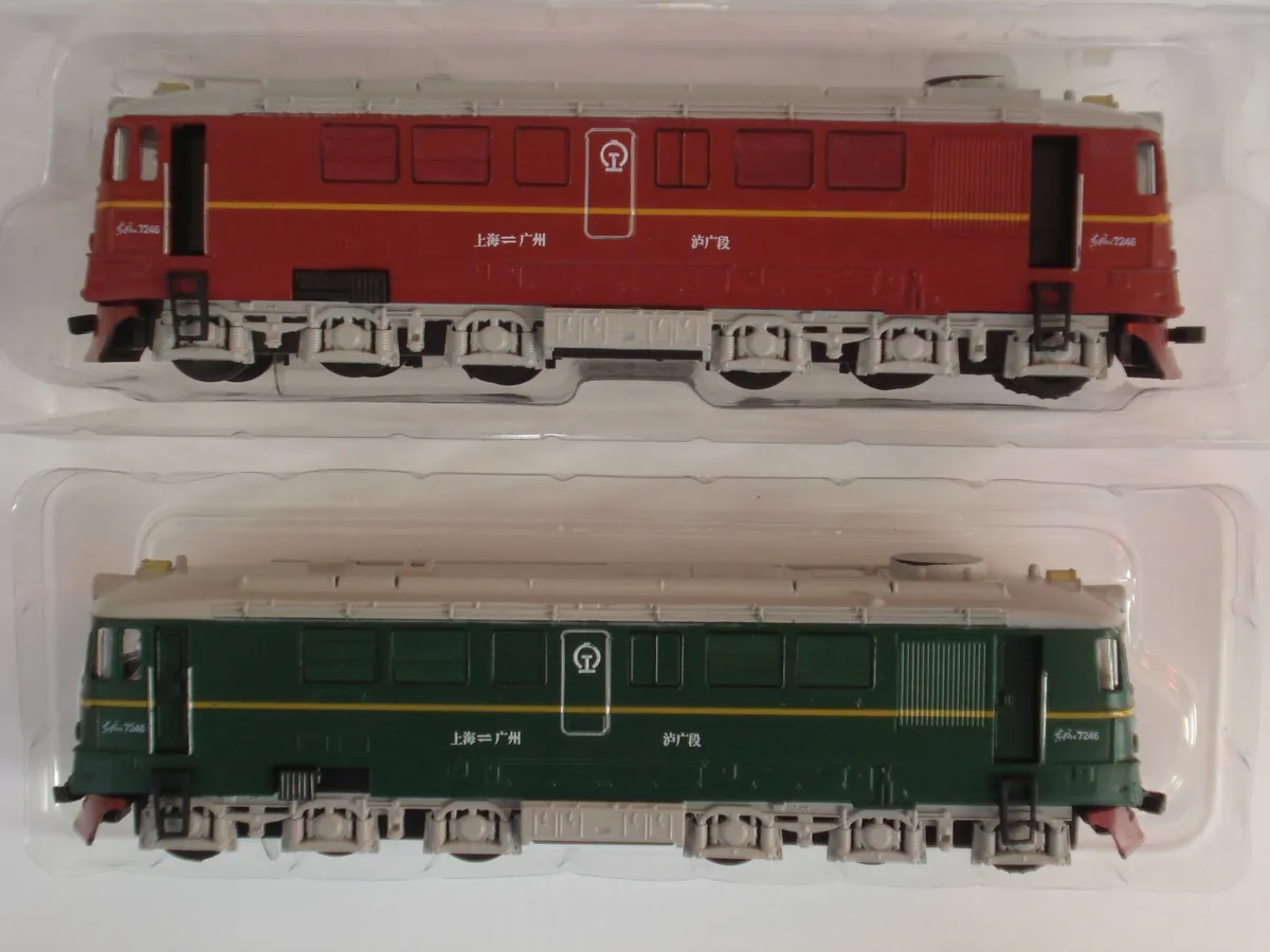 CHINA GREEN & MAROON MAIN LINE ENGINES. - Image 3