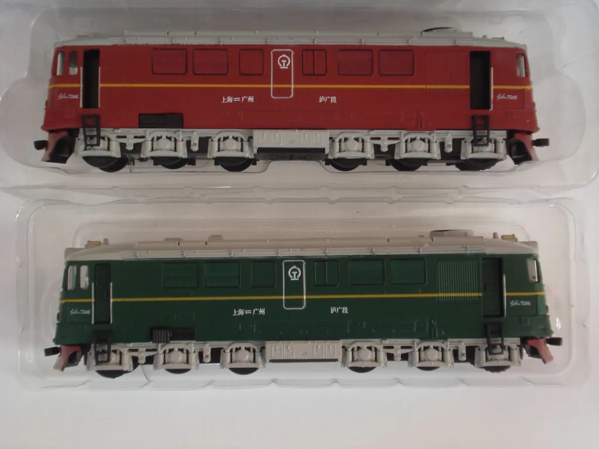 CHINA GREEN & MAROON MAIN LINE ENGINES. - Image 2