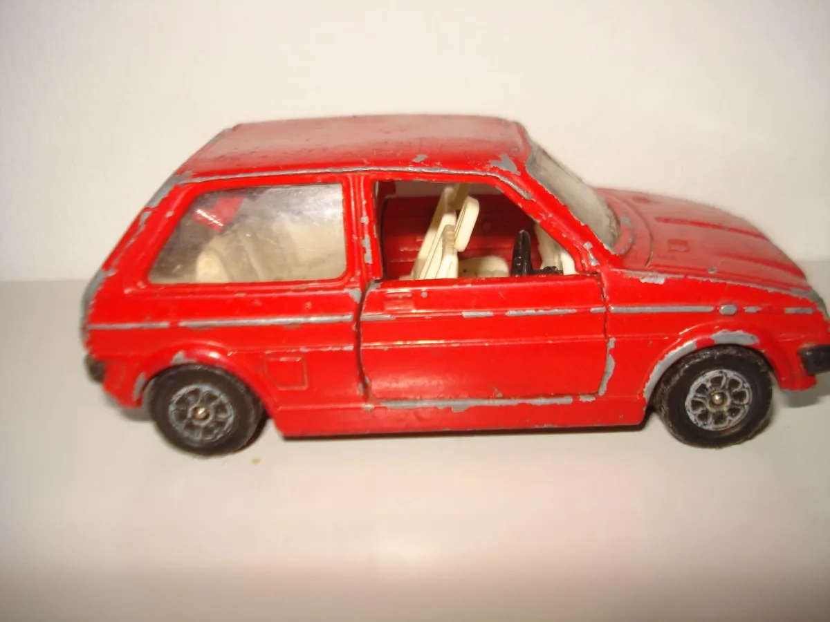 OLD CORGI ESCORT VAN & AUSTIN METRO MODEL CARS. - Image 4
