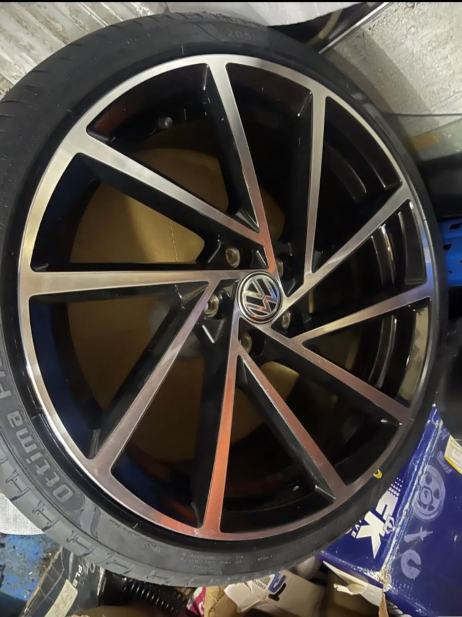 VW 19 Spielberg Alloy - Image 1