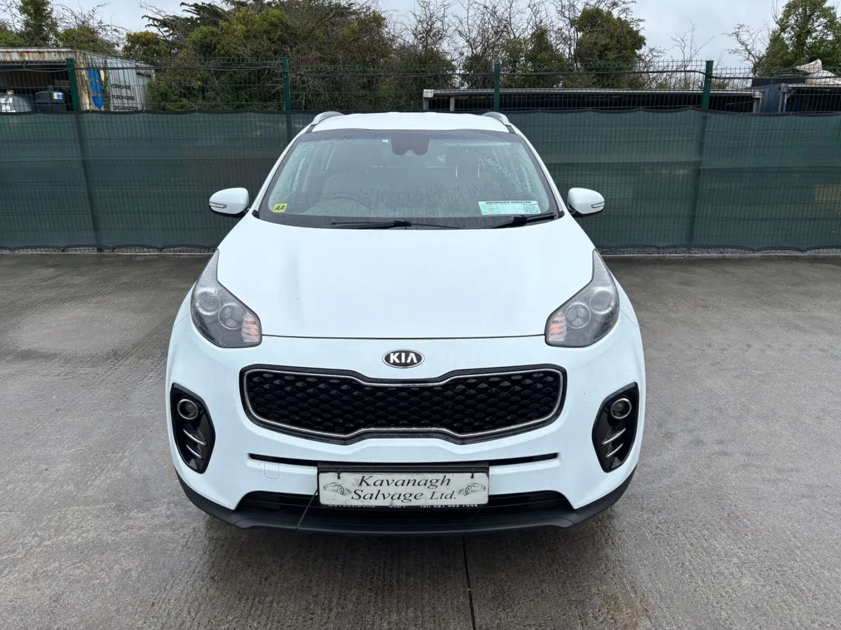 171 Kia Sportage Very Light Damage - Image 2