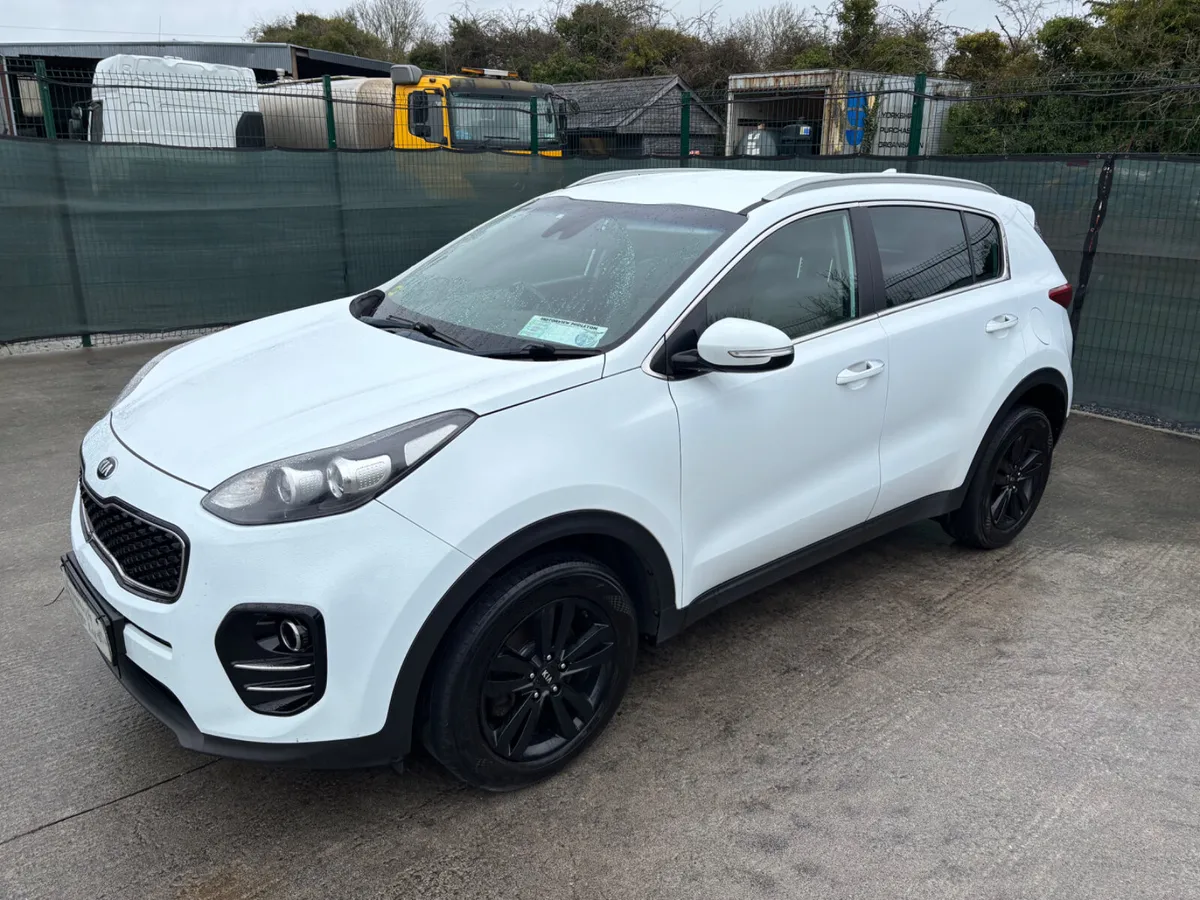 171 Kia Sportage Very Light Damage - Image 1