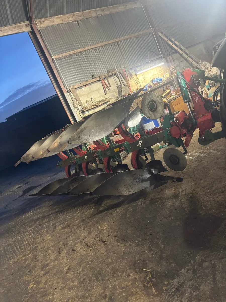 Reversible plough - Image 1