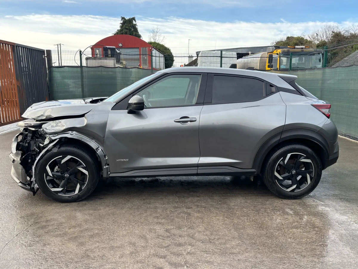 231 Nissan Juke Hybrid Automatic Light Damage - Image 3