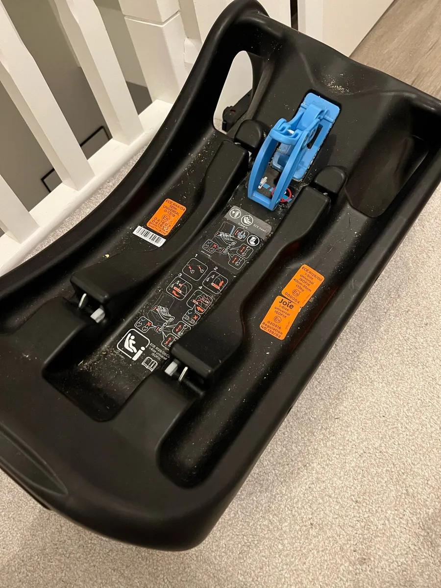 Joie i-size Isofix R129 car seat base - Image 1