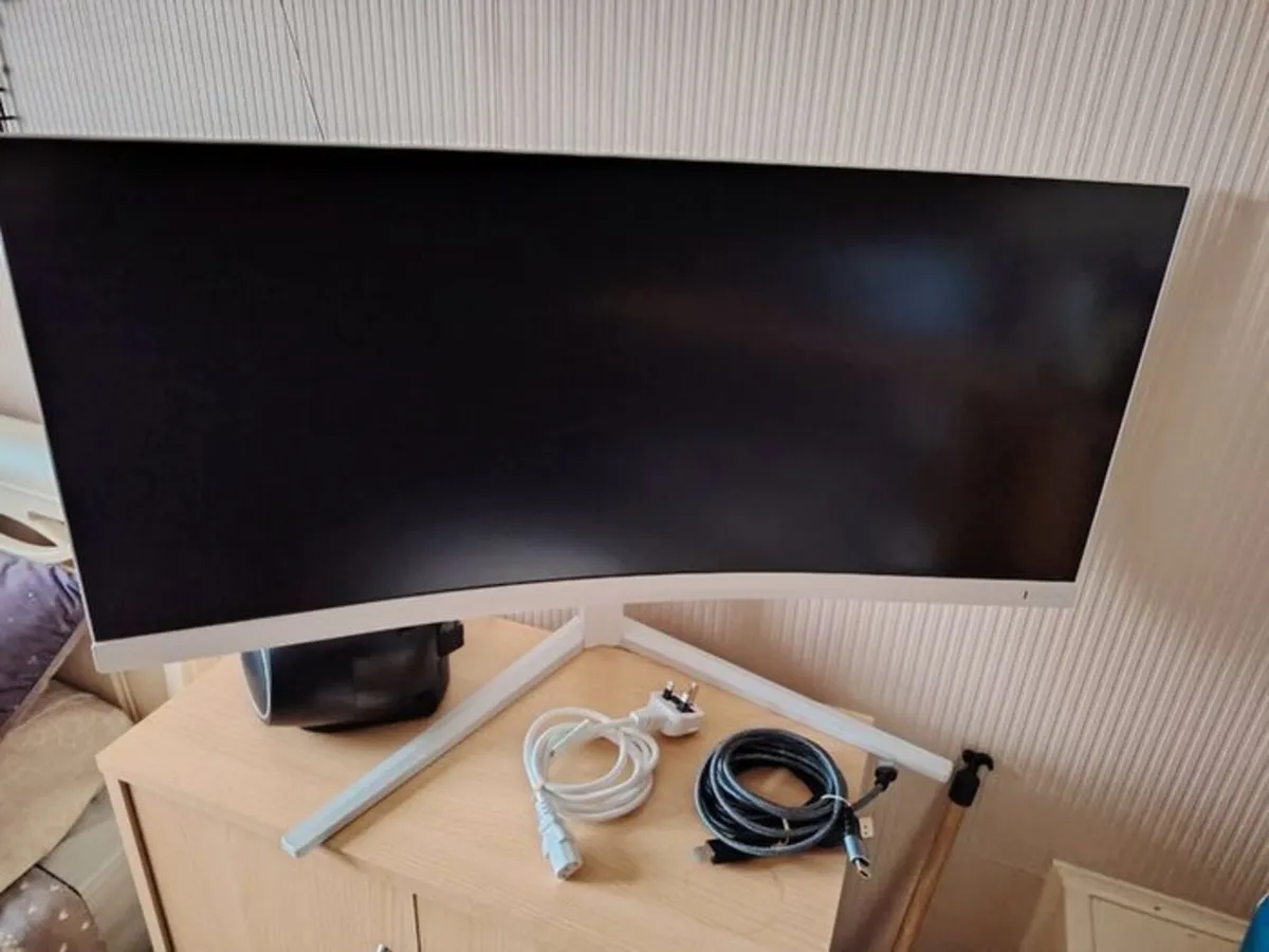 34inch pc monitior for sale