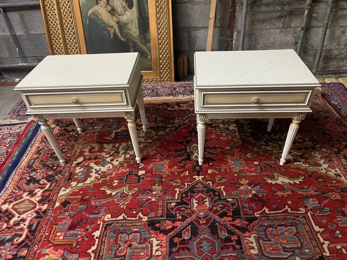 Pair of painted lockers with crackled finish - Image 2