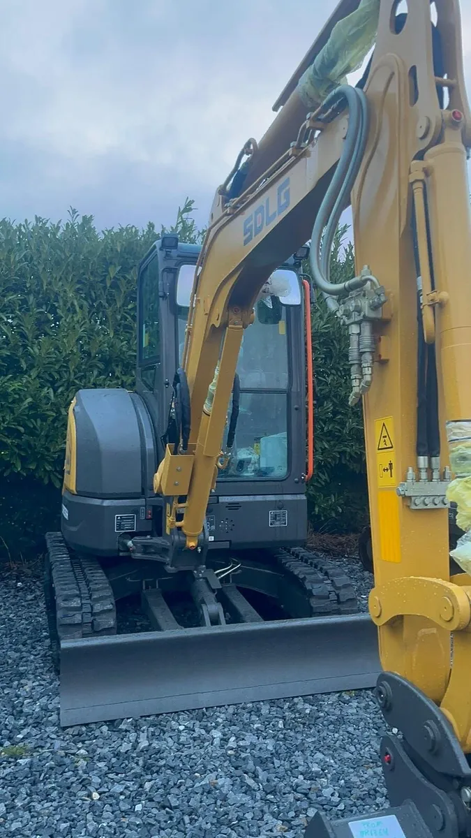 🔥SDLG Machinery 🔥 - Image 4