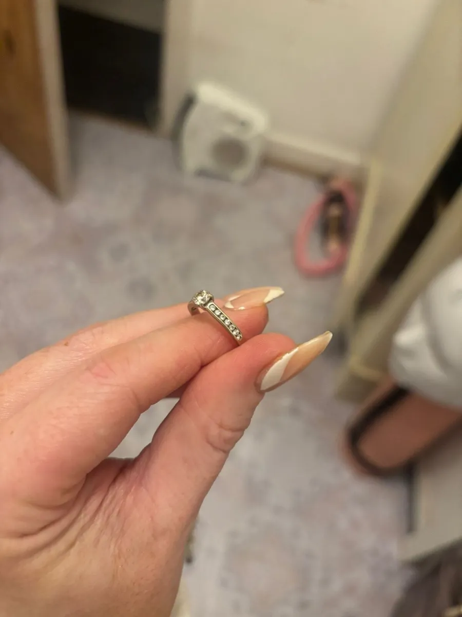 White gold diamond ring - Image 2