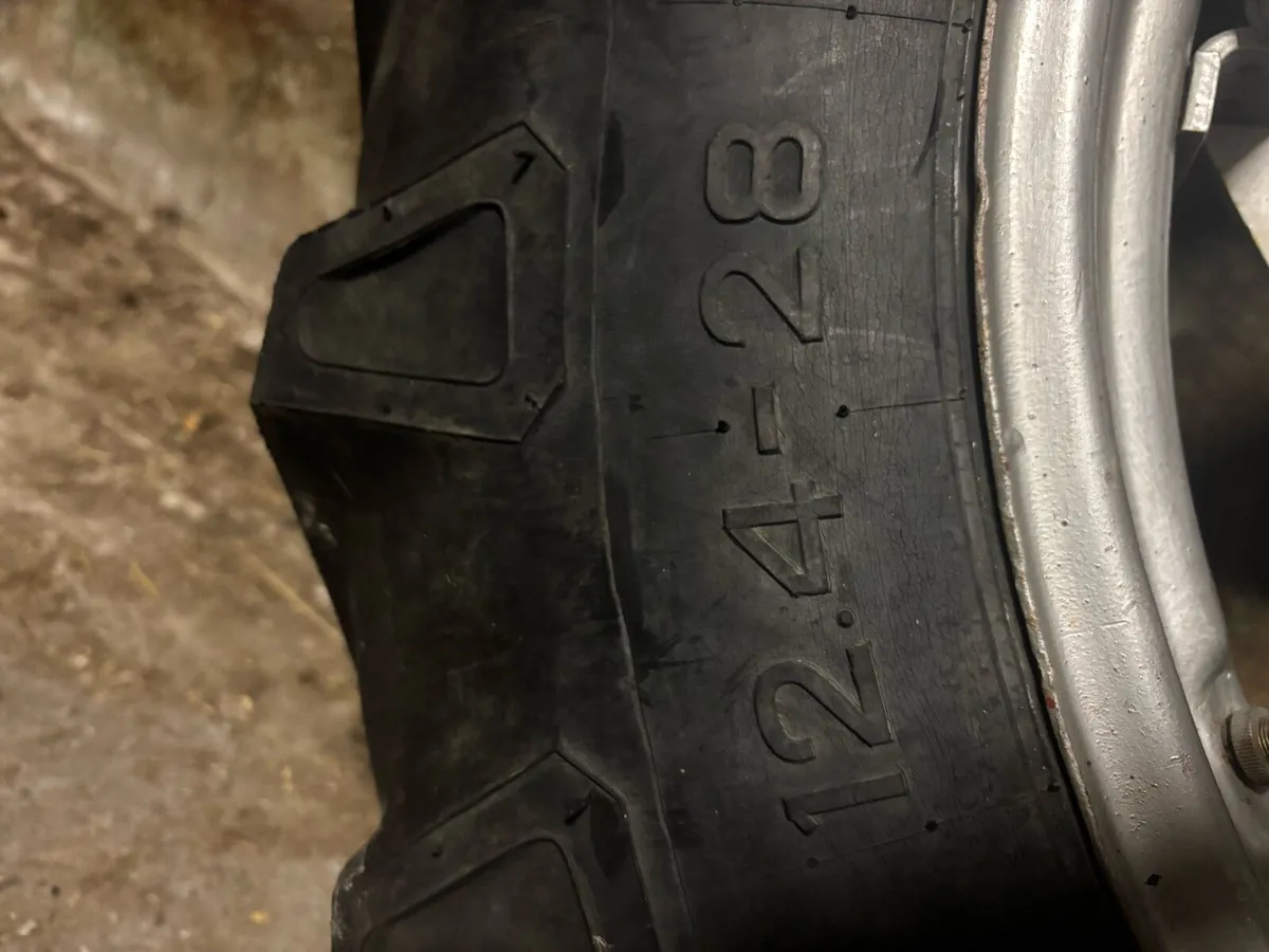 12.4 x 28 wheels - Image 4