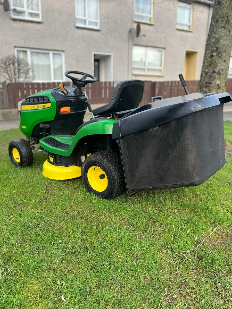 John derre petrol ride on lawnmower - Image 3