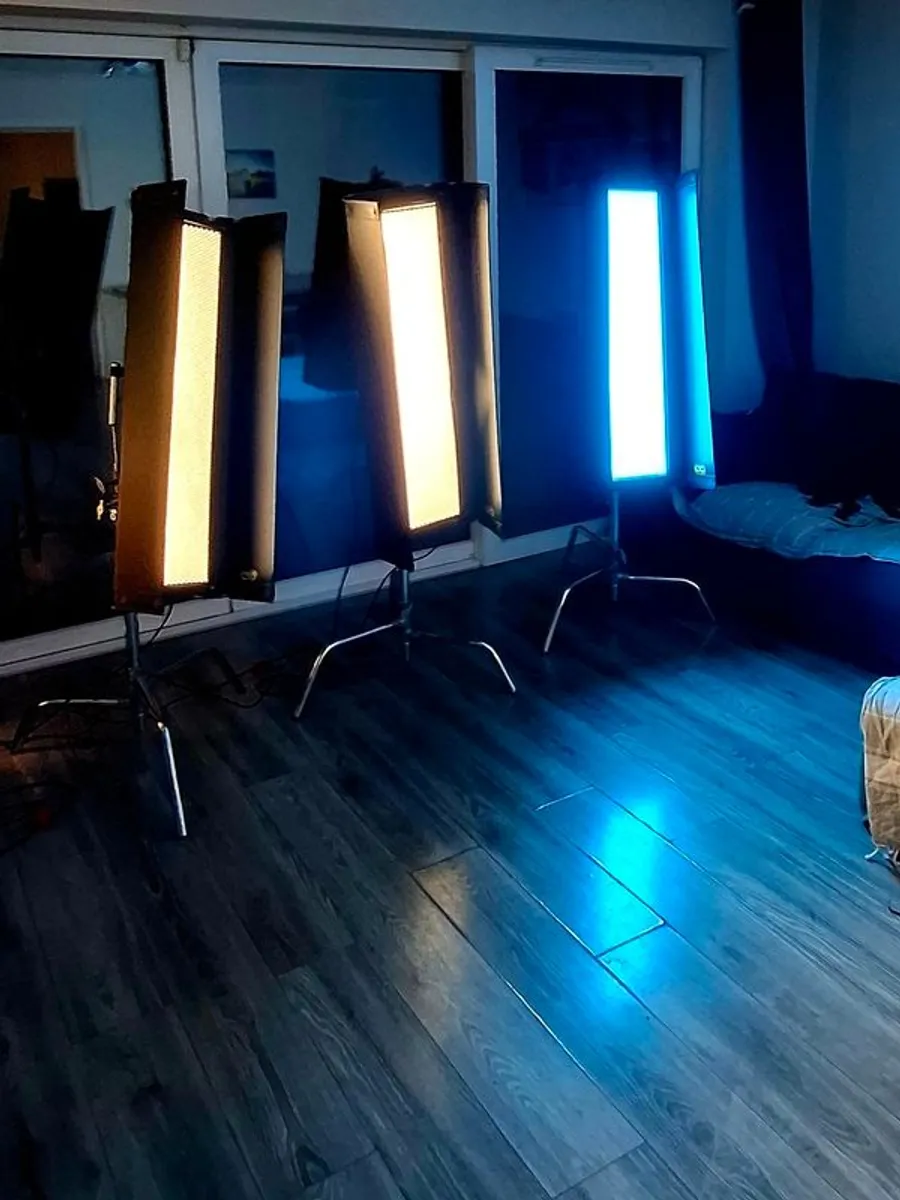 Kino Flo studio lighting x 3 - Image 1