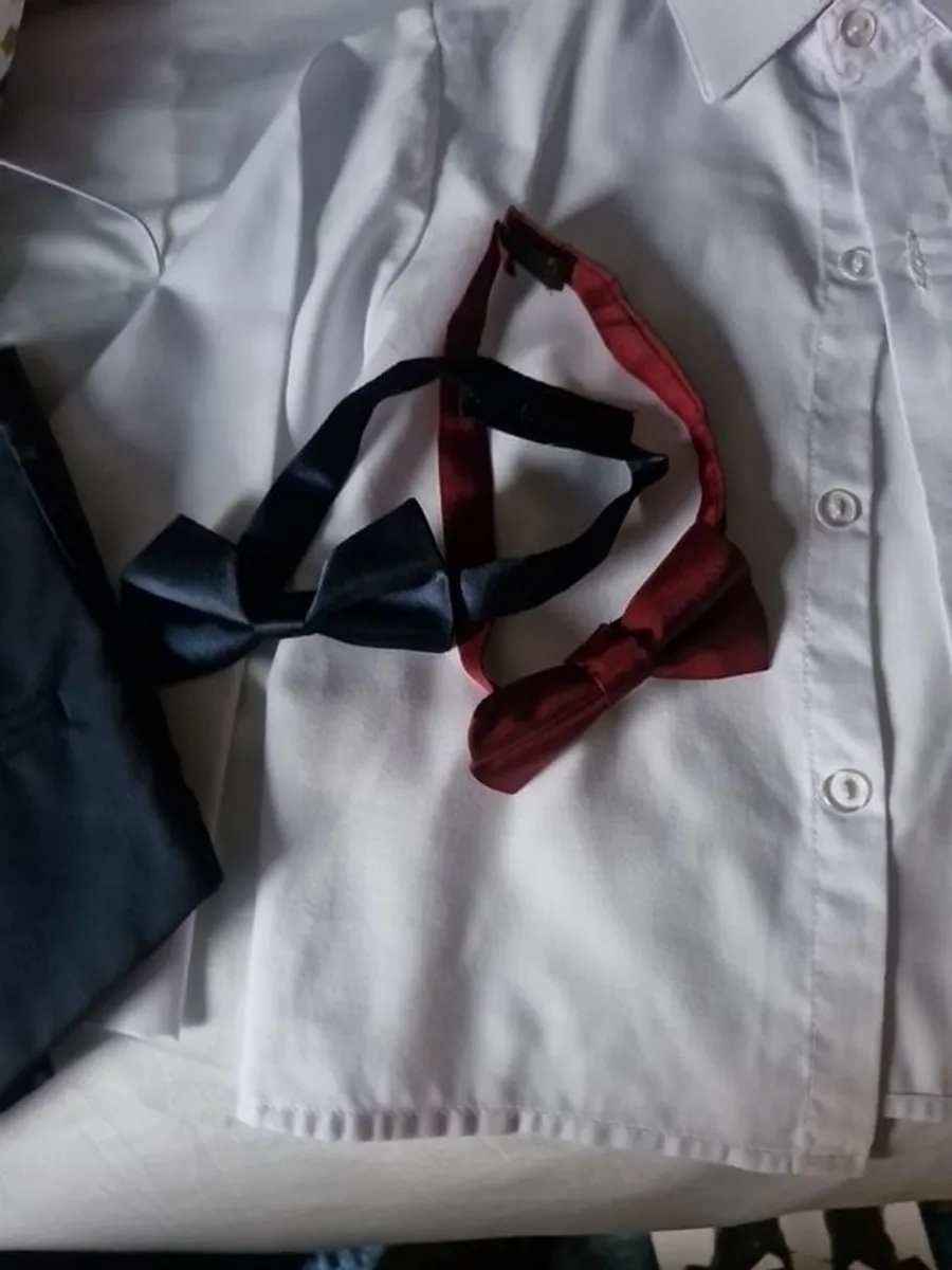 Boys shorts, waistcoat, white shirt & 2 bow ties - Image 3