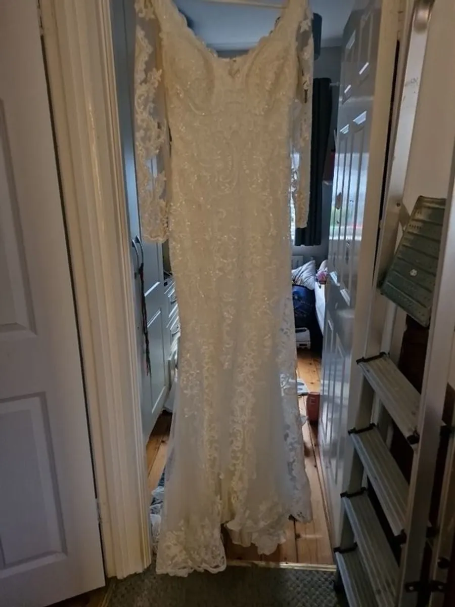 Wedding dress - Image 4