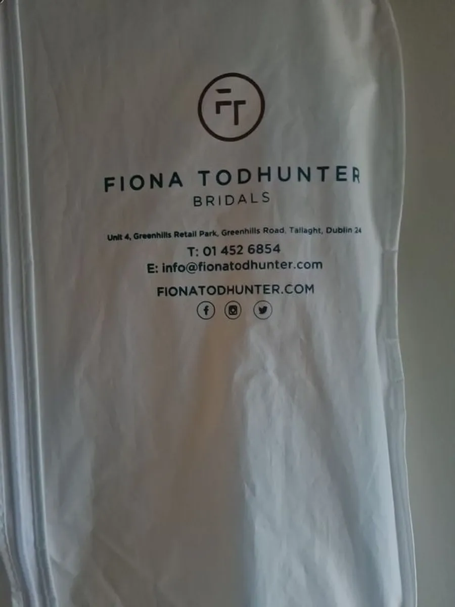 Wedding dress - Image 1