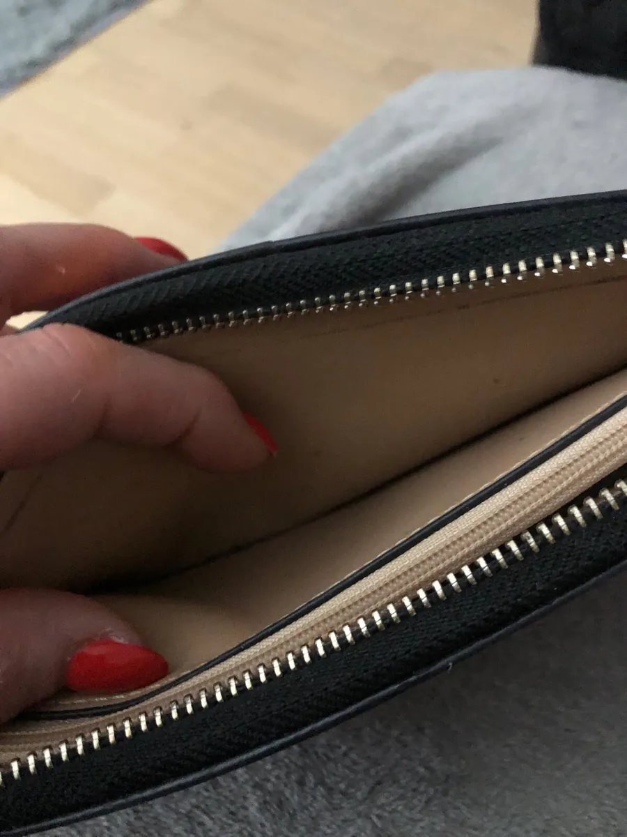 Ladies new Mulberry purse €15 - Image 3