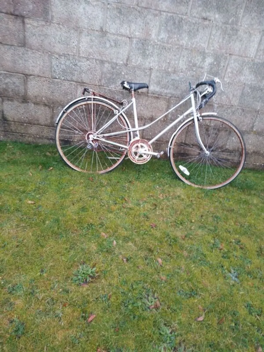 vintage bicycle - Image 2