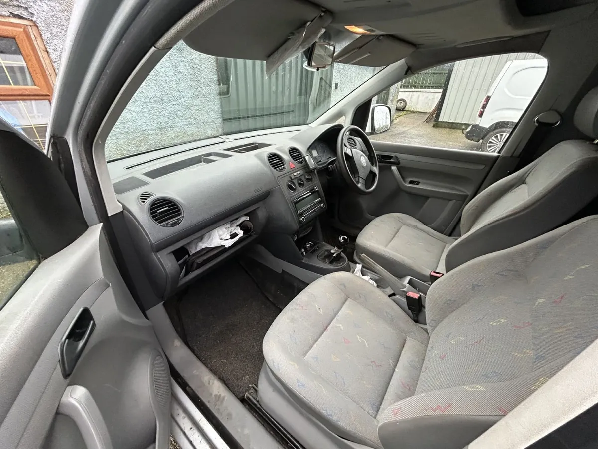 Volkswagen Caddy 2009 - Image 2