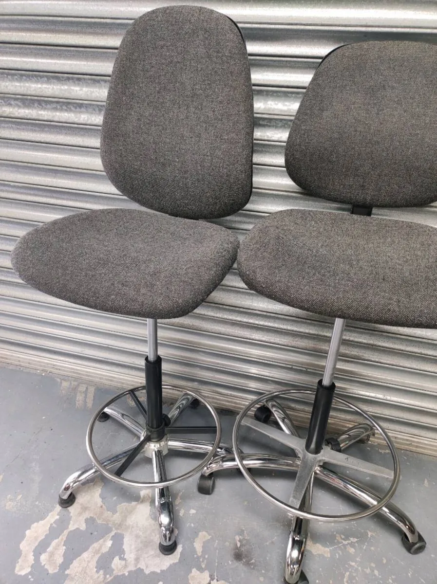 OMS Italy - Ergonomic High spec high chairs - Image 1