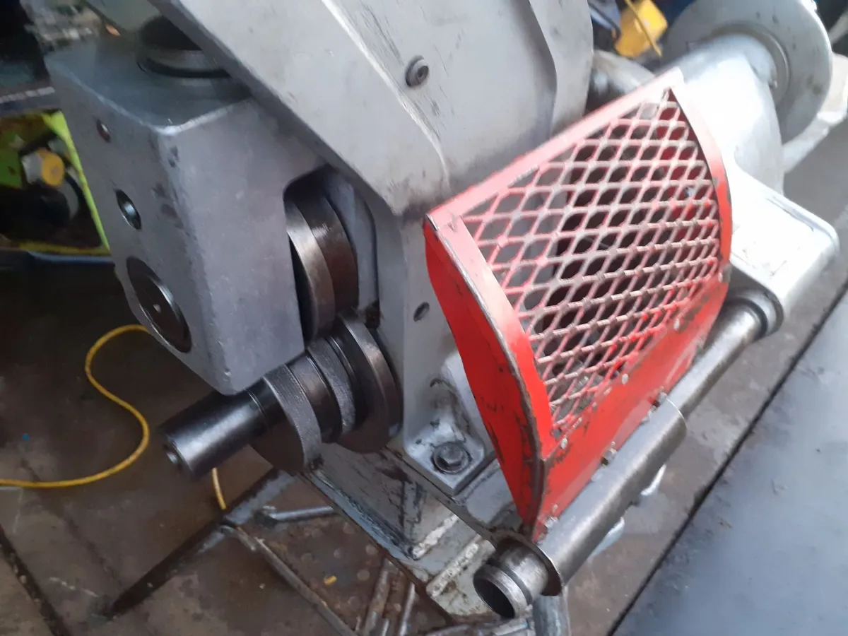 RIDGID 925 8-12INCH ROLL GROOVER - Image 1