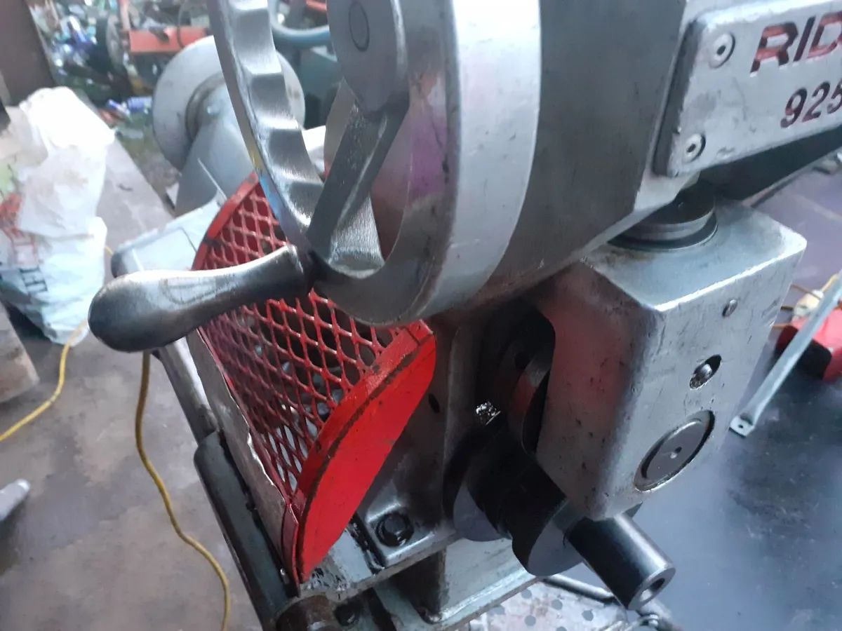 RIDGID 925 8-12INCH ROLL GROOVER - Image 4