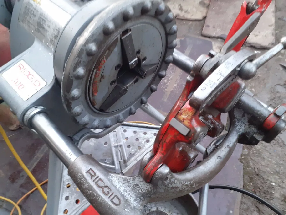 RIDGID 300 THREADING MACHINE - Image 3