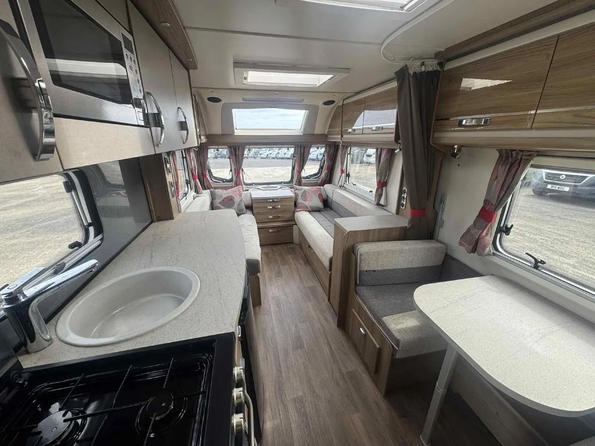 2017 SWIFT CHALLENGER CARAVAN 530 - Image 2
