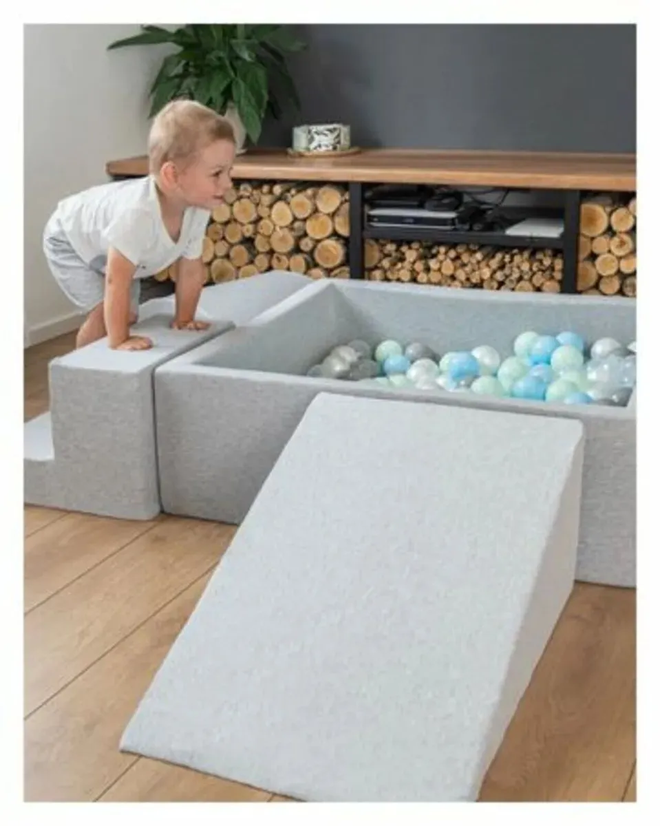 Crush-Proof Ball Pit Balls 6cm 100 Pack - Image 3