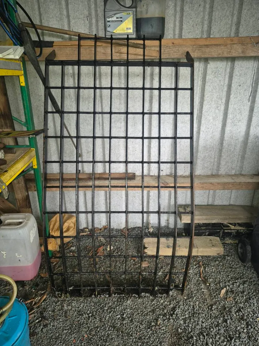 Windscreen guard for excavator - Image 3